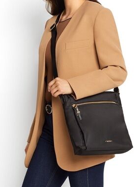 TUMI Voyageur Canton Crossbody Nylon with Leather Trim 10.5 x 10.25 x 2